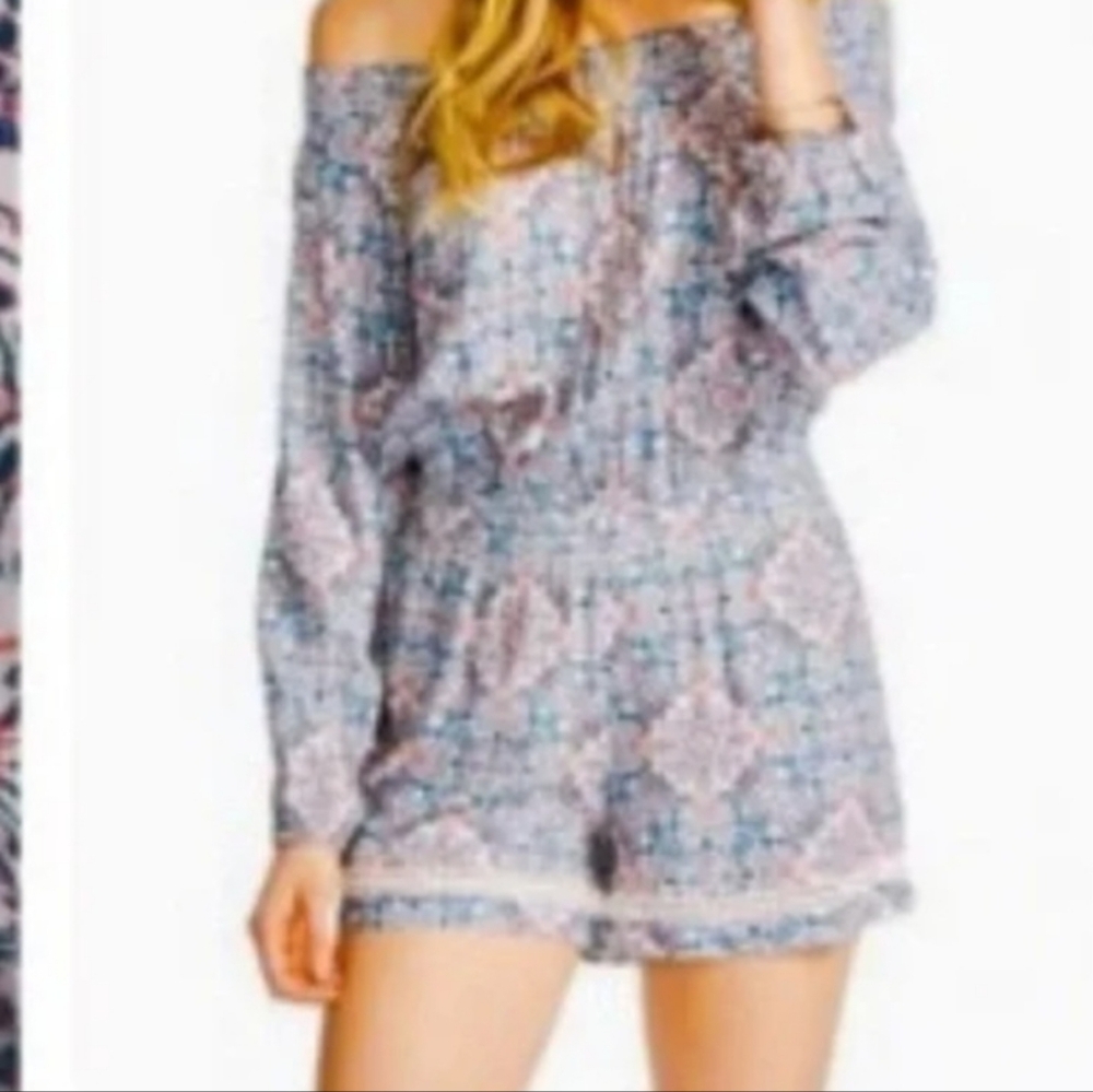 Jessica Simpson Long Sleeve Off The Shoulder Romper Size Small